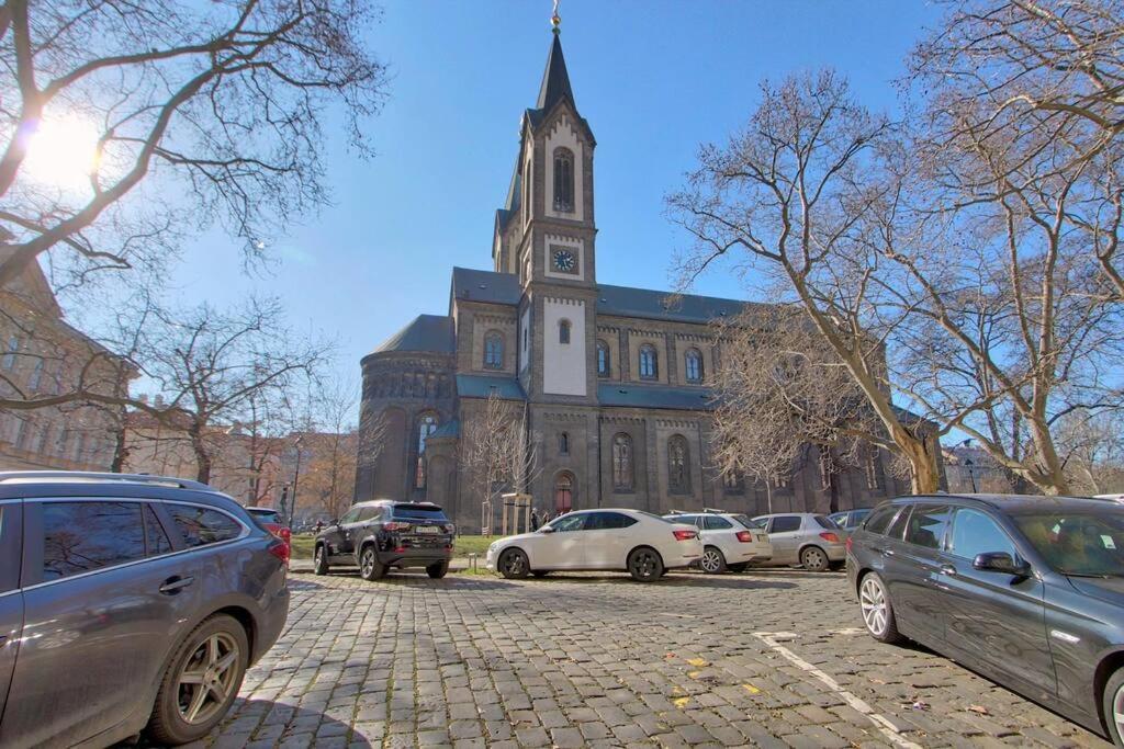 Auriapartments Karlin 2Kk S Terasou A Parkovanim Прага Екстер'єр фото
