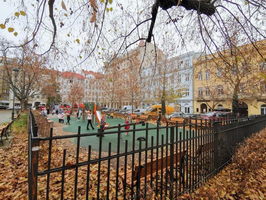 Auriapartments Karlin 2Kk S Terasou A Parkovanim Прага Екстер'єр фото