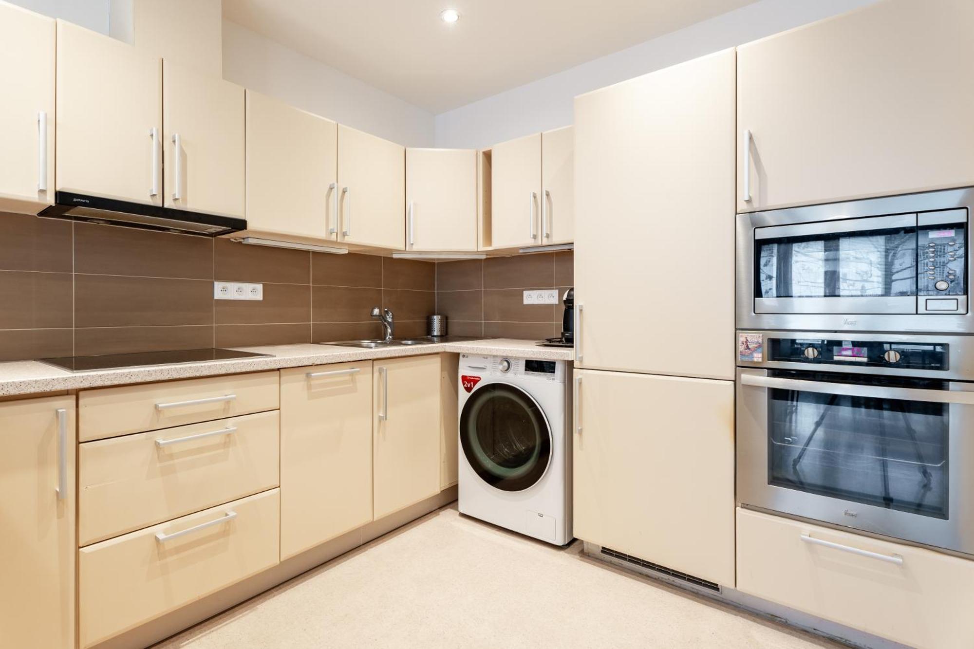Auriapartments Karlin 2Kk S Terasou A Parkovanim Прага Екстер'єр фото